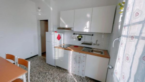 APPARTAMENTO ROSSO - OVER THE RAINBOW APARTMENTS - LIDO di JESOLO -4 POSTI LETTO Lido Di Jesolo